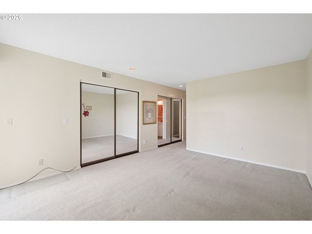 7557 N EDGEWATER Ave, Portland, OR 97203