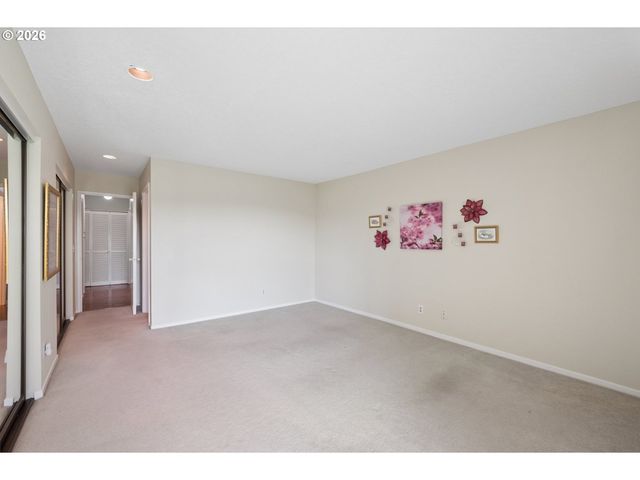 7557 N EDGEWATER Ave, Portland, OR 97203