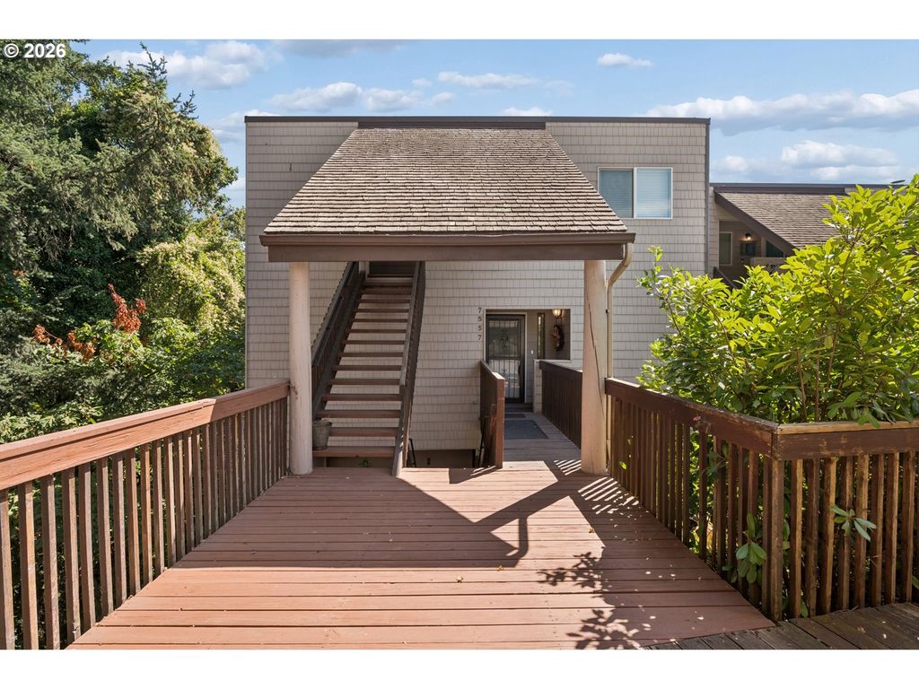 7557 N EDGEWATER Ave, Portland, OR 97203