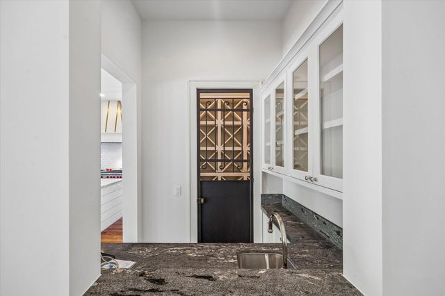 6631 Edloe Street, Southside Place, TX 77005