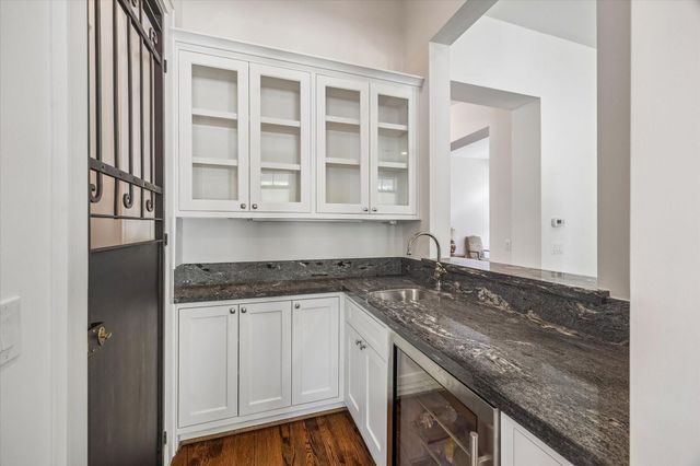 6631 Edloe Street, Southside Place, TX 77005