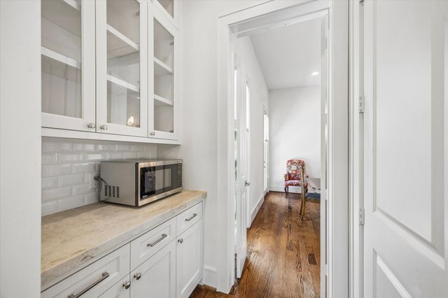 6631 Edloe Street, Southside Place, TX 77005