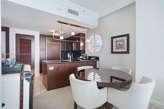 4391 Collins Avenue 709, Miami Beach, FL 33140