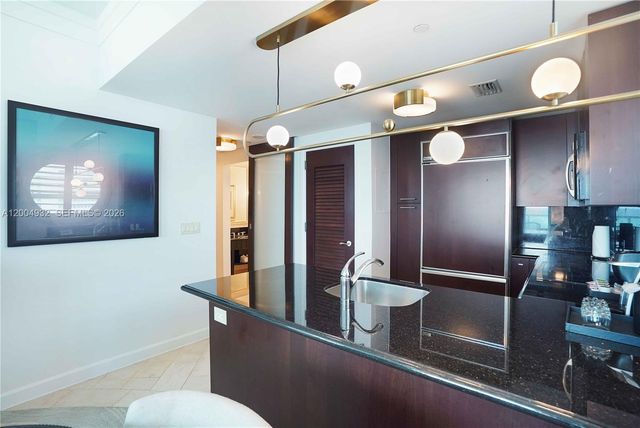 4391 Collins Avenue 709, Miami Beach, FL 33140