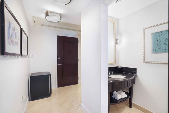 4391 Collins Avenue 709, Miami Beach, FL 33140