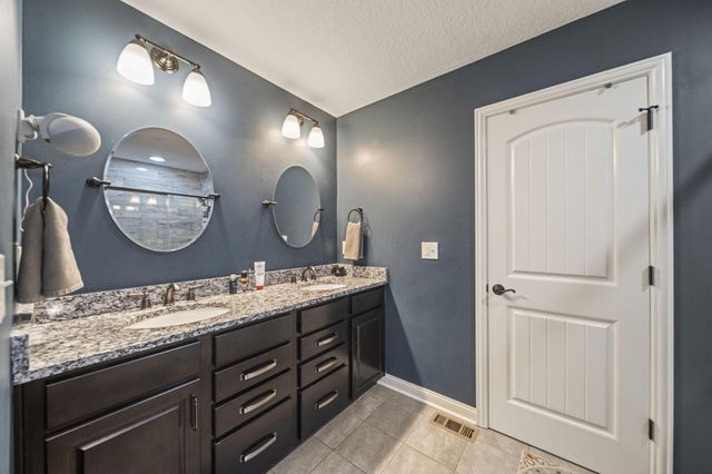 6139 Bradwood Drive, Westerville, OH 43081