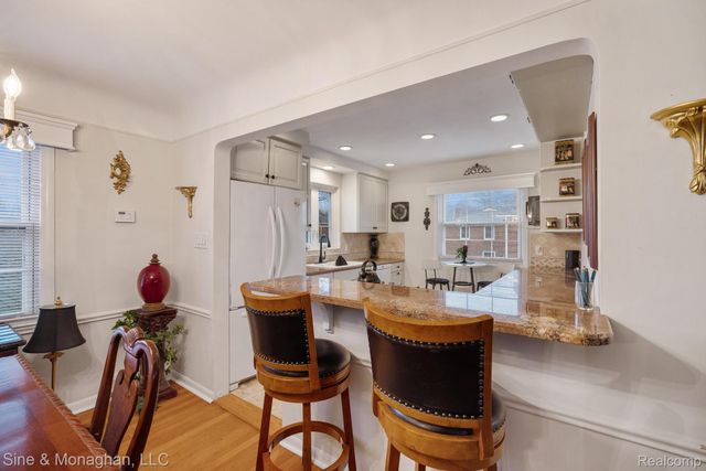 612 Cadieux Road, Grosse Pointe, MI 48230