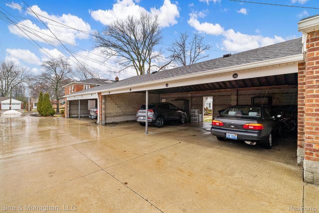 612 Cadieux Road, Grosse Pointe, MI 48230