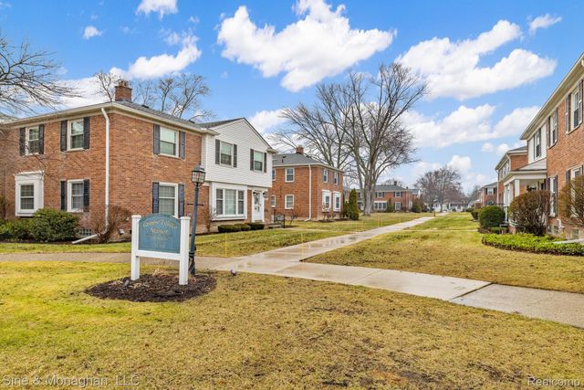 612 Cadieux Road, Grosse Pointe, MI 48230