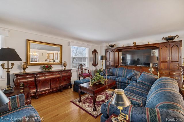 612 Cadieux Road, Grosse Pointe, MI 48230