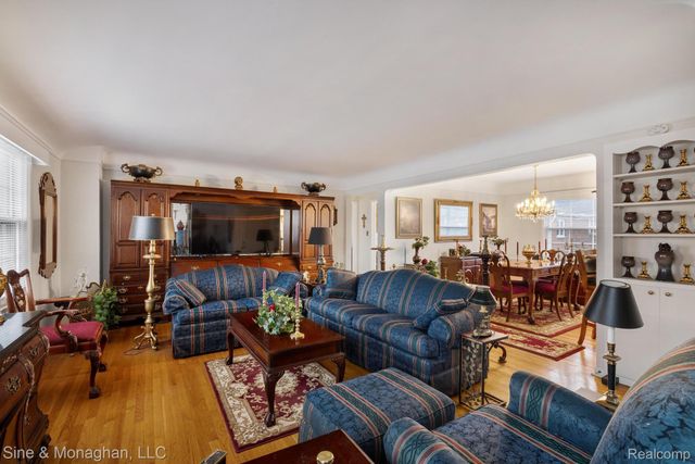 612 Cadieux Road, Grosse Pointe, MI 48230