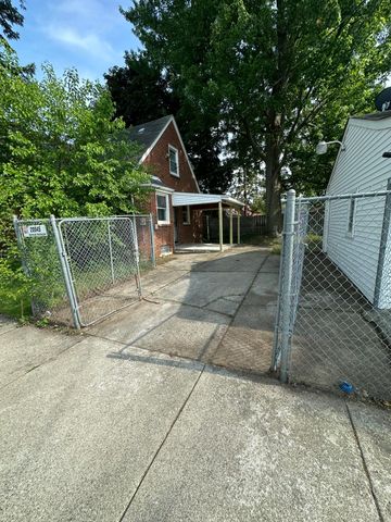 20045 Ward Avenue, Detroit, MI 48235