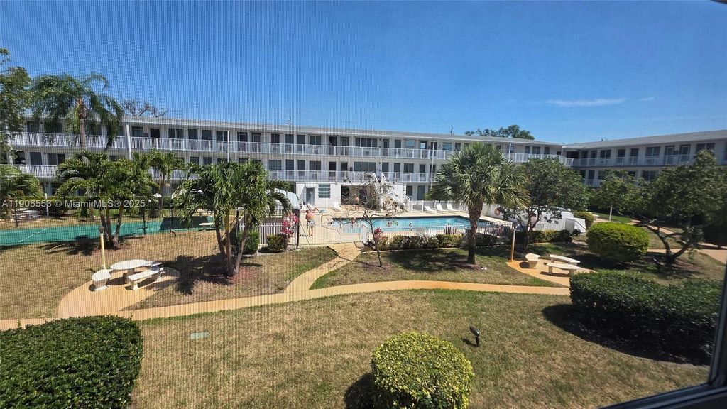 15610 NE 6th Ave 18C, Miami, FL 33162