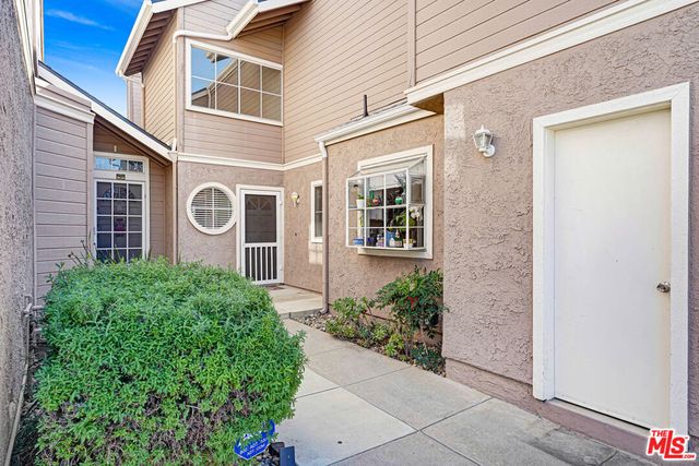 1890 Rory Lane 2, Simi Valley, CA 93063