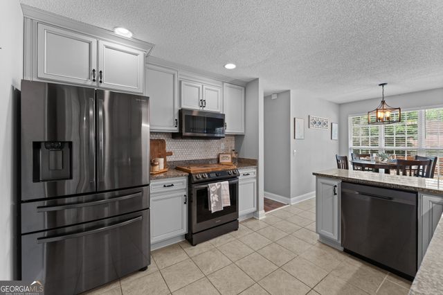 318 Christopher Luke Circle, Perry, GA 31069