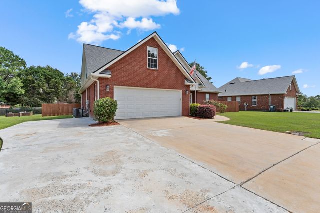 318 Christopher Luke Circle, Perry, GA 31069