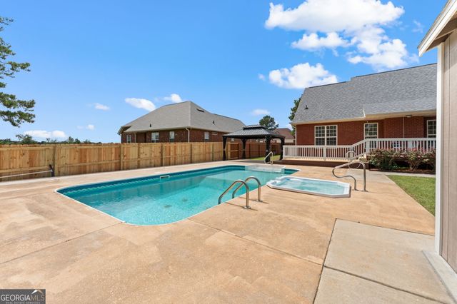 318 Christopher Luke Circle, Perry, GA 31069