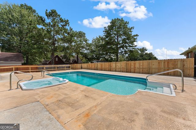 318 Christopher Luke Circle, Perry, GA 31069