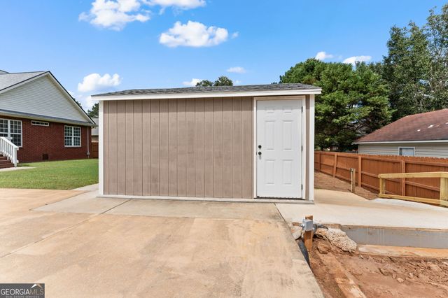 318 Christopher Luke Circle, Perry, GA 31069