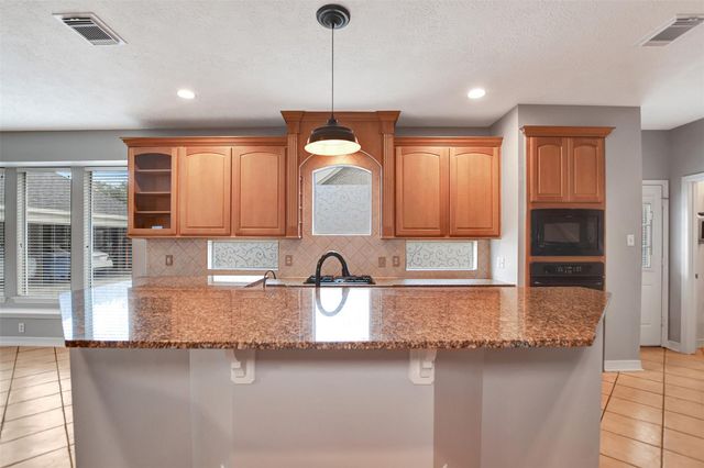 15510 Marble Canyon Way, Houston, TX 77044