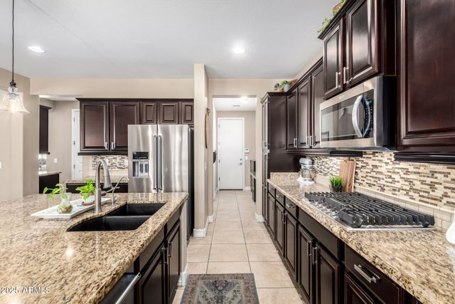 16230 W HOLLY Street, Goodyear, AZ 85395