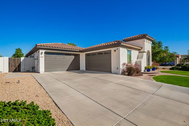 16230 W HOLLY Street, Goodyear, AZ 85395