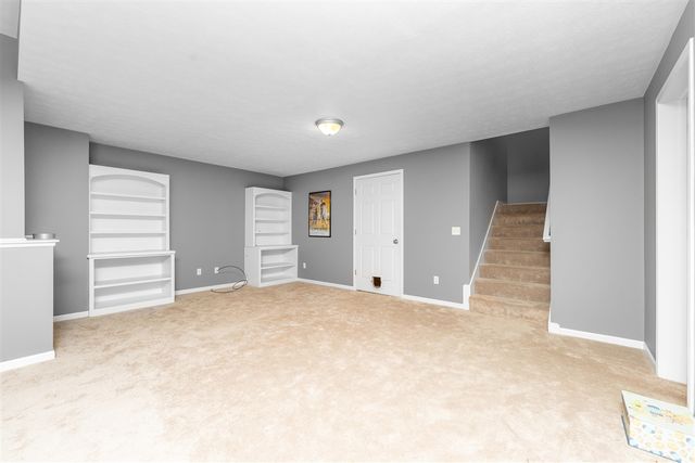 7873 Shepherds Glen Court, Kalamazoo, MI 49009