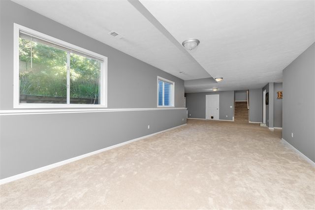 7873 Shepherds Glen Court, Kalamazoo, MI 49009