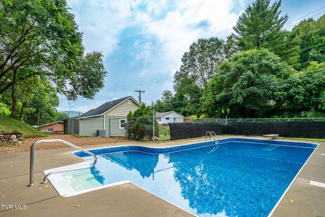 200 Coal Chute Road, Elizabethton, TN 37643