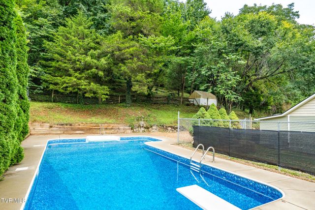 200 Coal Chute Road, Elizabethton, TN 37643