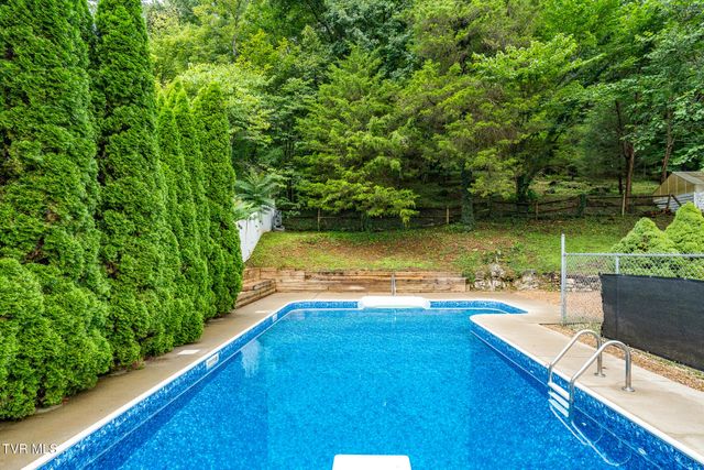 200 Coal Chute Road, Elizabethton, TN 37643