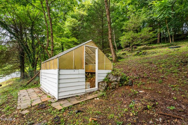 200 Coal Chute Road, Elizabethton, TN 37643
