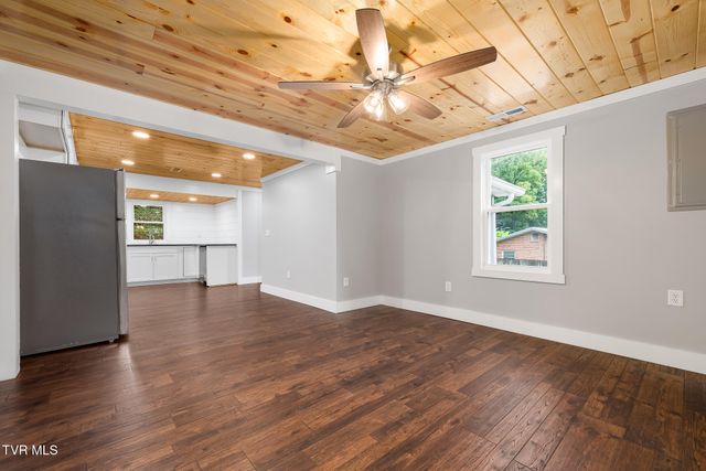 200 Coal Chute Road, Elizabethton, TN 37643