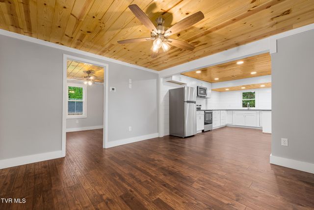 200 Coal Chute Road, Elizabethton, TN 37643