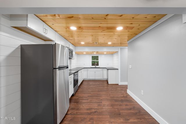 200 Coal Chute Road, Elizabethton, TN 37643