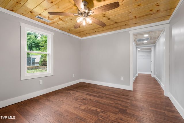 200 Coal Chute Road, Elizabethton, TN 37643