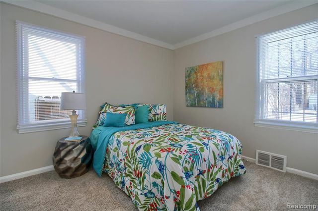 7540 Dolphin, Redford, MI 48239