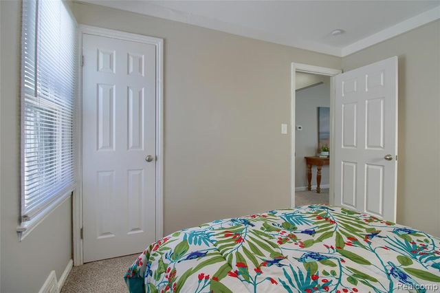 7540 Dolphin, Redford, MI 48239