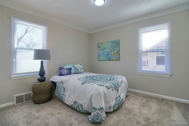 7540 Dolphin, Redford, MI 48239