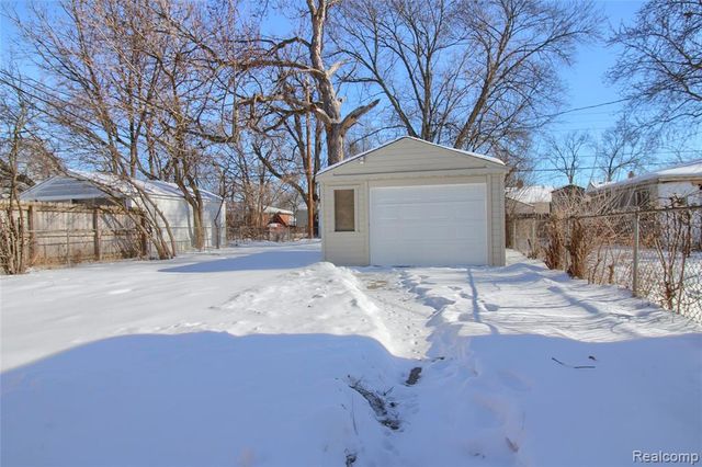 7540 Dolphin, Redford, MI 48239