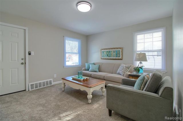 7540 Dolphin, Redford, MI 48239