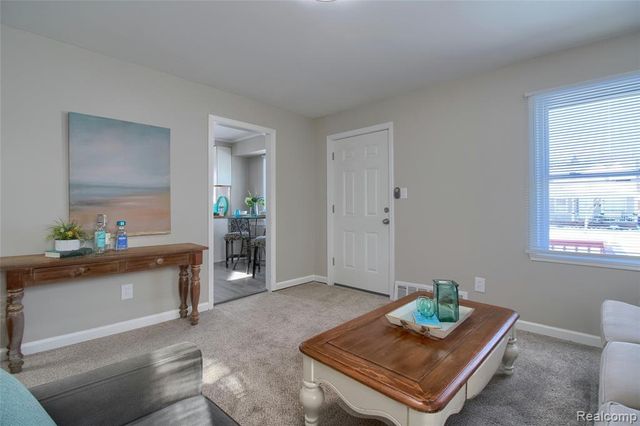 7540 Dolphin, Redford, MI 48239