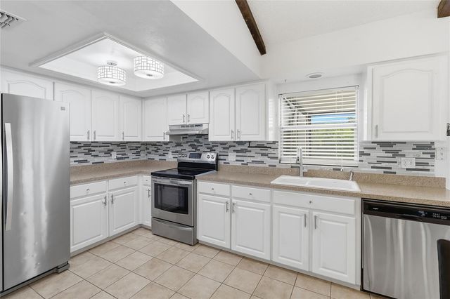 804 CENTERWOOD COURT, Brandon, FL 33511