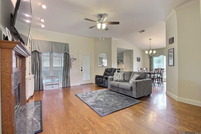 1714 John Alan St, Gonzales, LA 70737