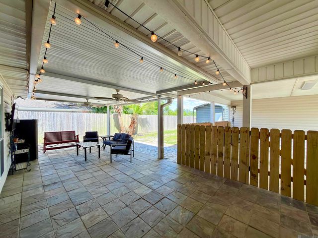 1714 John Alan St, Gonzales, LA 70737