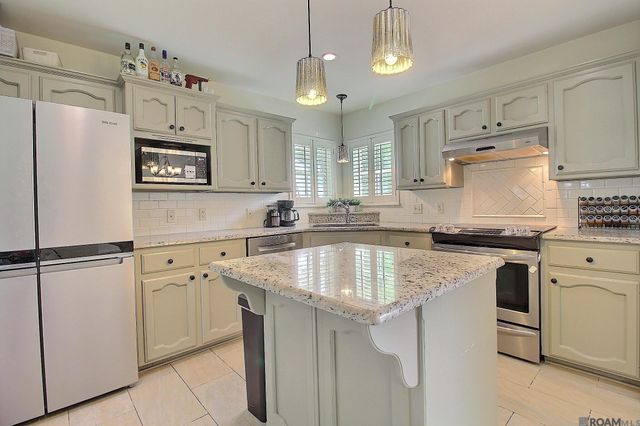 1714 John Alan St, Gonzales, LA 70737