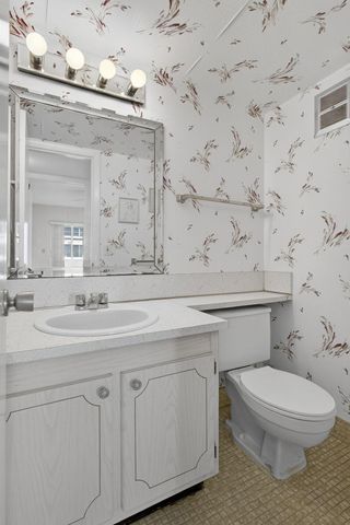 100 Sheffield E, West Palm Beach, FL 33417