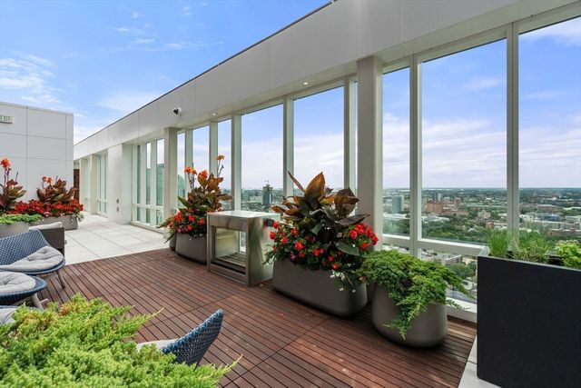 188 Brookline Ave 21B, Boston, MA 02215