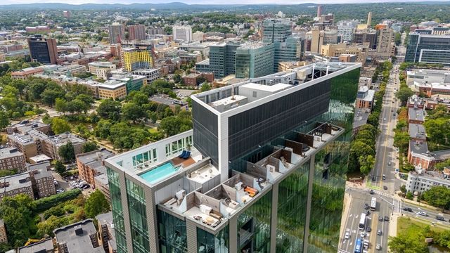 188 Brookline Ave 21B, Boston, MA 02215