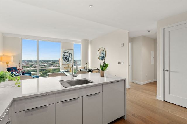 188 Brookline Ave 21B, Boston, MA 02215